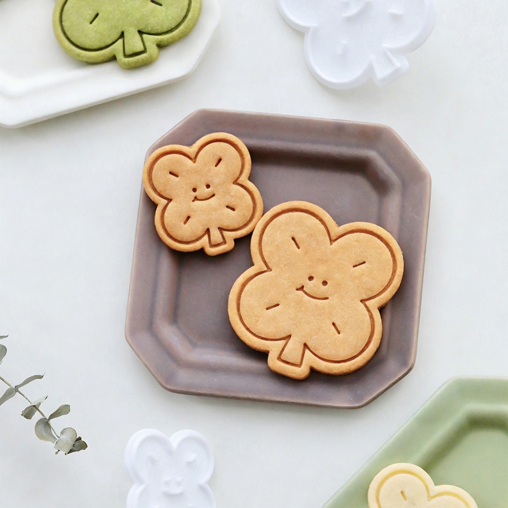 Kitchen Baking Products - แม่พิมพ์คุกกี้รูปใบโคลเวอร์สี่แฉกนำโชค อุปกรณ์ทำขนม เบเกอรี่ ของใช้ในครัว